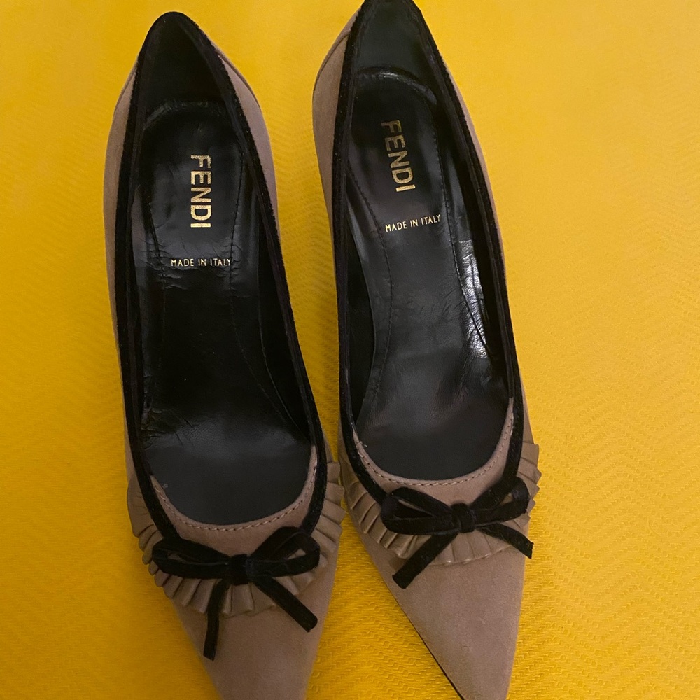 Authentic Fendi tan suade heels - size 35